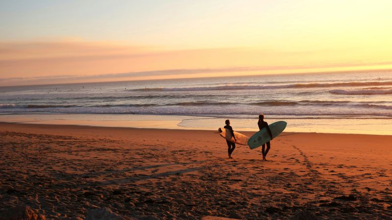 Surf conditions at Huntington Beach